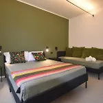 5 Bedroom Stunning In *