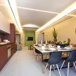 Appartamento 5 Bedroom Stunning In