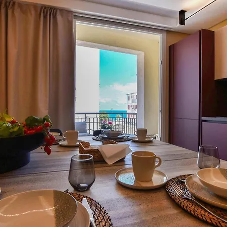 5 Bedroom Stunning In Appartement *